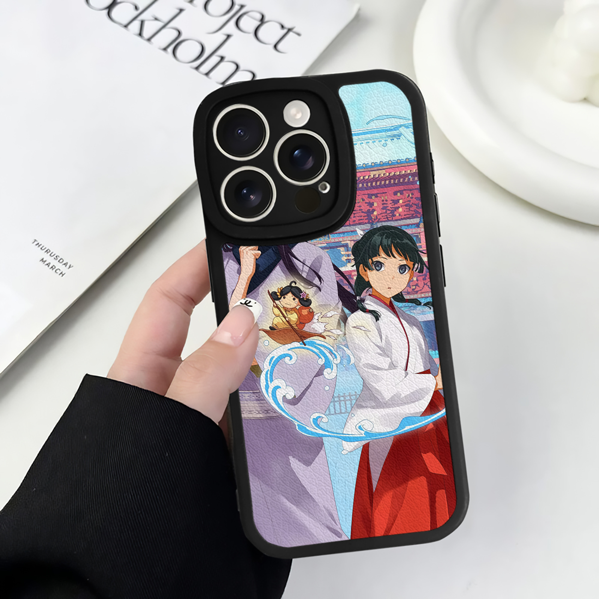 （画像用） 薬屋のひとりごと The Apothecary Diaries 【iPhone 16シリーズ対応】シリコンスマホケース（レザー調） 材質：シリコン
